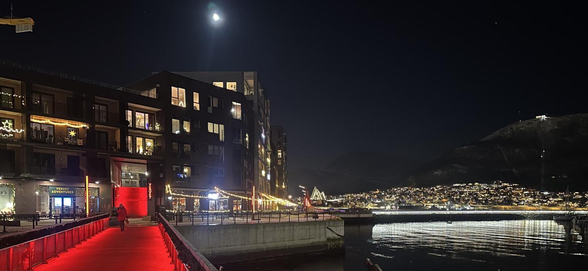 Thenorthernexplorer Penthouse ทรอมโซ ภายนอก รูปภาพ